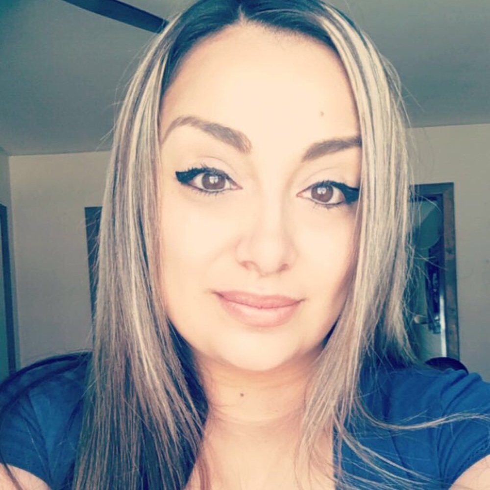 Meet your Posher, Crystal